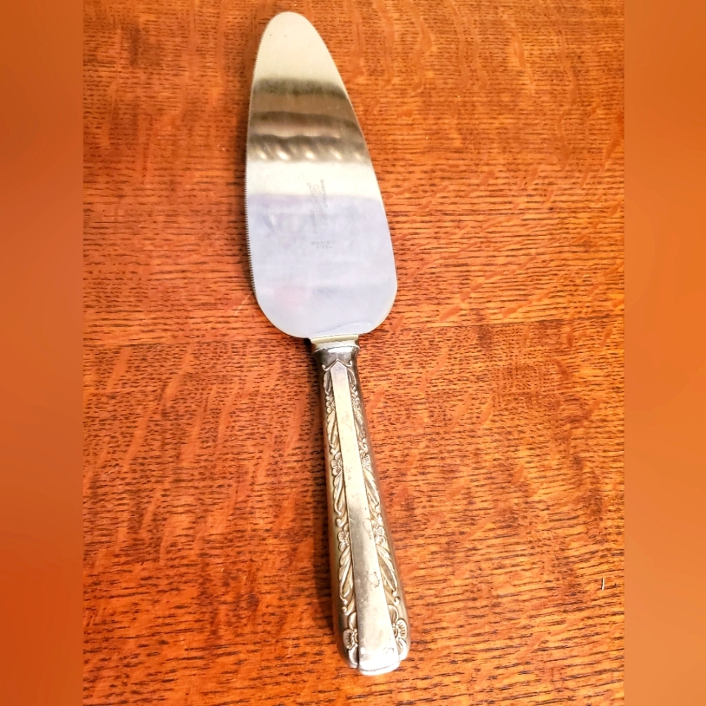 Vintage Sheffield Pastry server -sterling handle.
